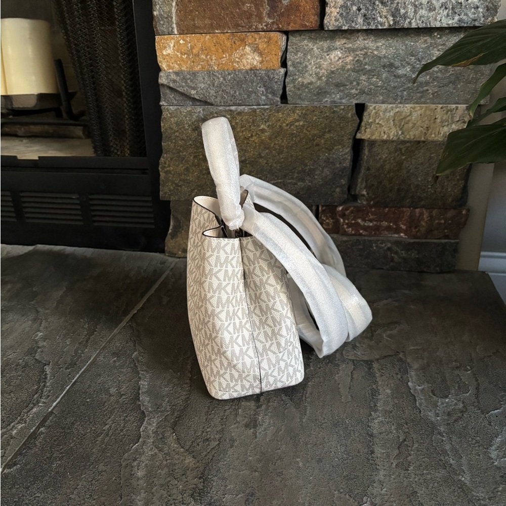 NWT Michael Kors Pratt Small Logo Bucket Shoulder Crossbody Bag - Picture 5 of 15